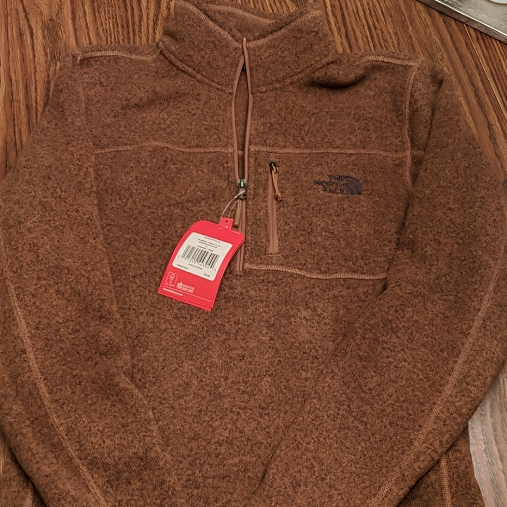 North face pull over